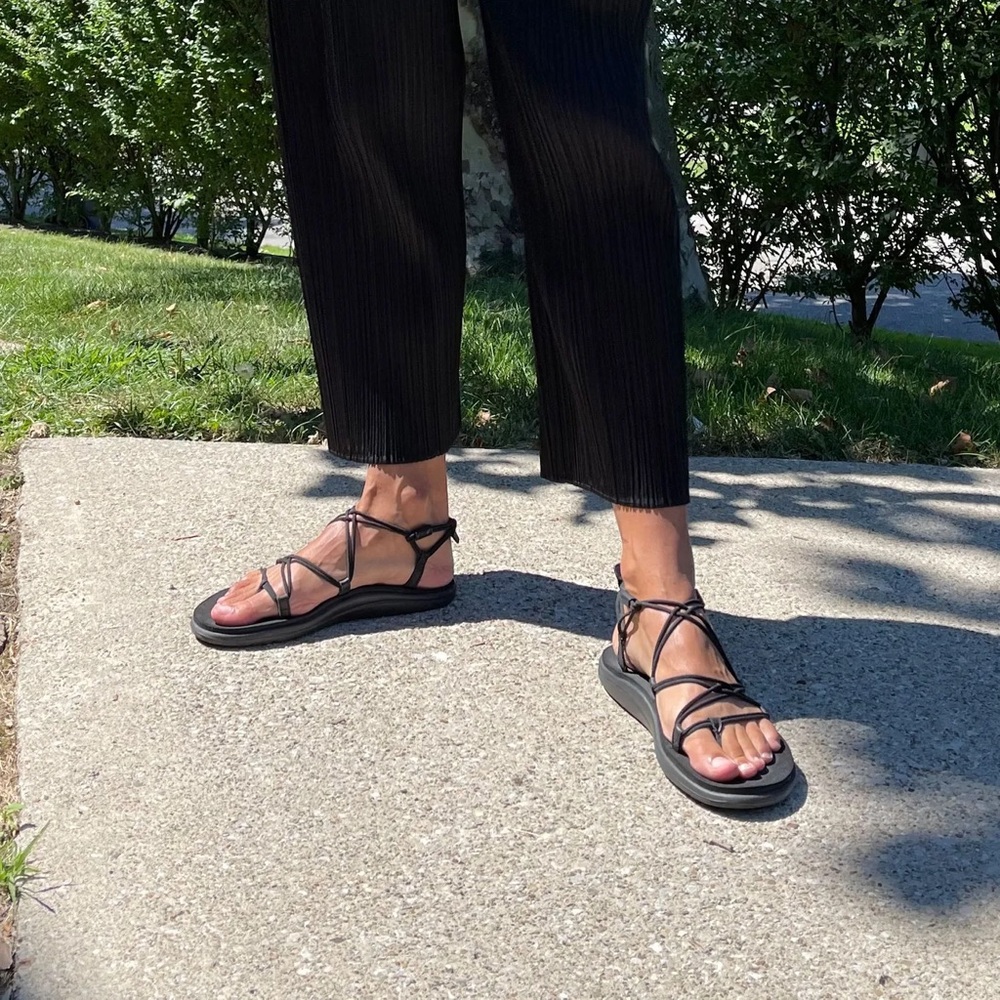 Teva Voya Infinity Sandals Size US10